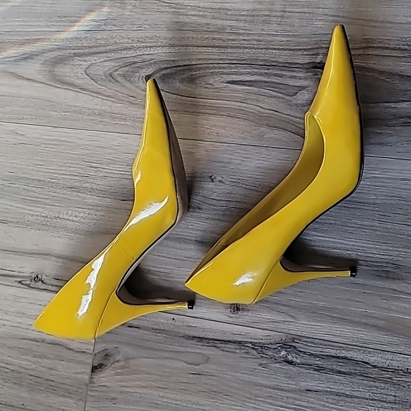 Steve Madden Yellow Heels Size 10